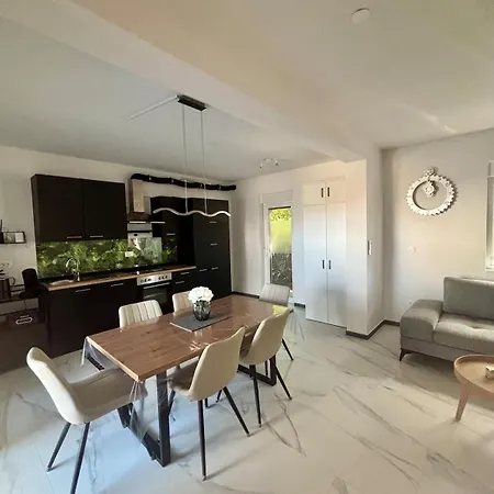 Apartamento Mali Bei Nin 300m Zum Sandstrand *