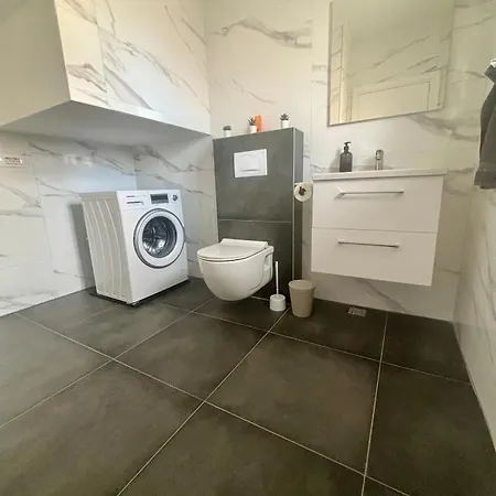 Apartamento Mali Bei Nin 300m Zum Sandstrand