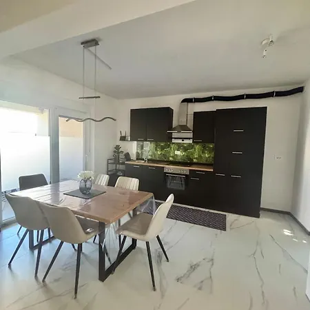 Mali Bei Nin 300m Zum Sandstrand