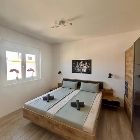 Mali Bei Nin 300m Zum Sandstrand