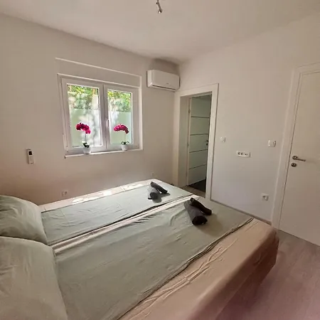 Mali Bei Nin 300m Zum Sandstrand Kovacic