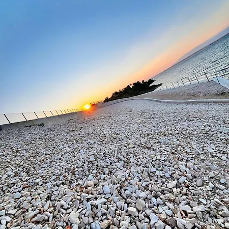 Apartamento Mali Bei Nin 300m Zum Sandstrand *