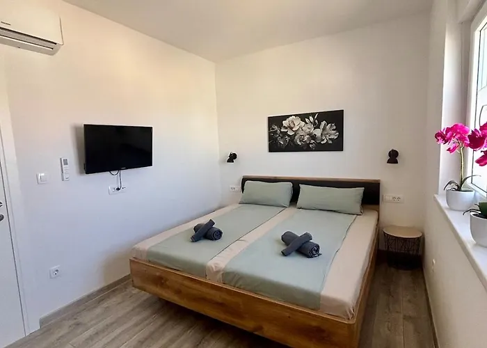 Apartamento Mali Bei Nin 300m Zum Sandstrand Kovacic