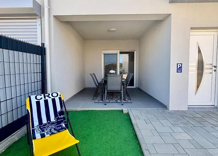 Apartamento Mali Bei Nin 300m Zum Sandstrand *