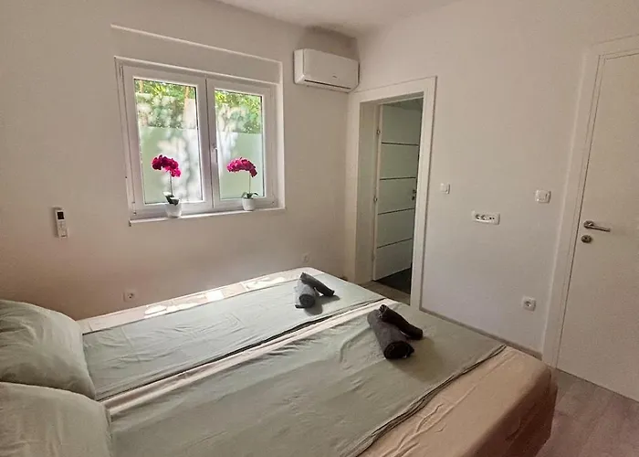 Mali Bei Nin 300m Zum Sandstrand Kovacic